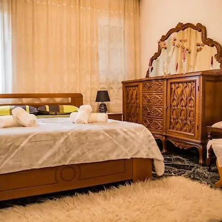 Lejlighed Traditional Antique Deco House *