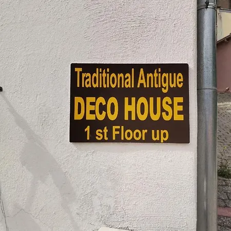 Traditional Antique Deco House 公寓 *