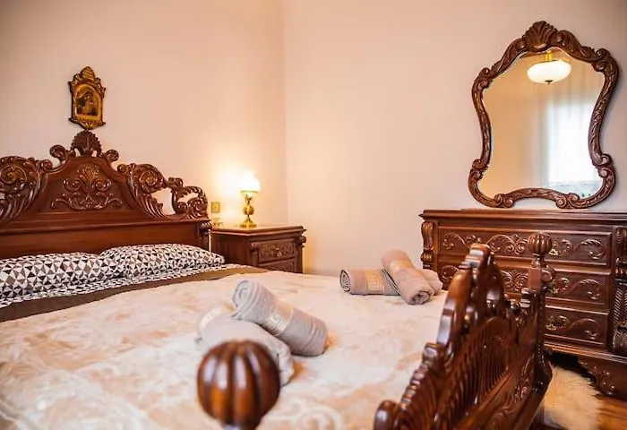 Traditional Antique Deco House