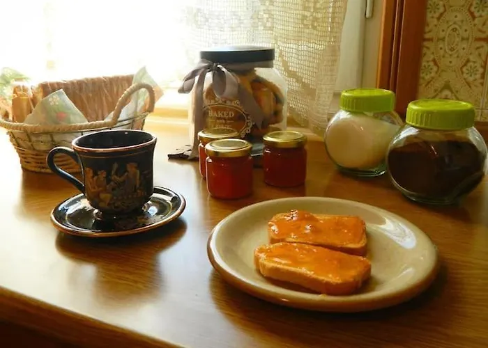 Traditional Antique Deco House